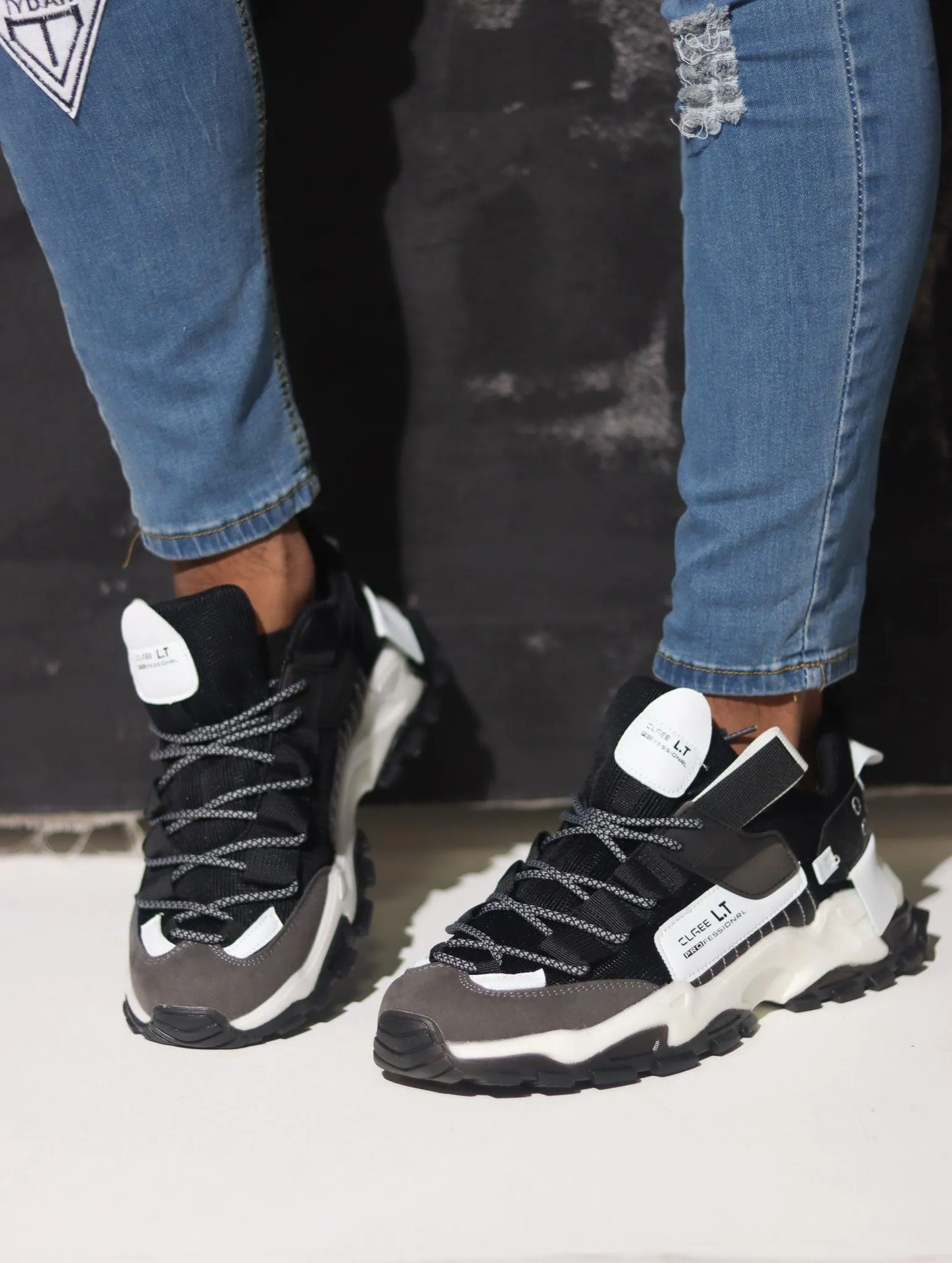 LYTE Men's Casual Outdoor Sneakers