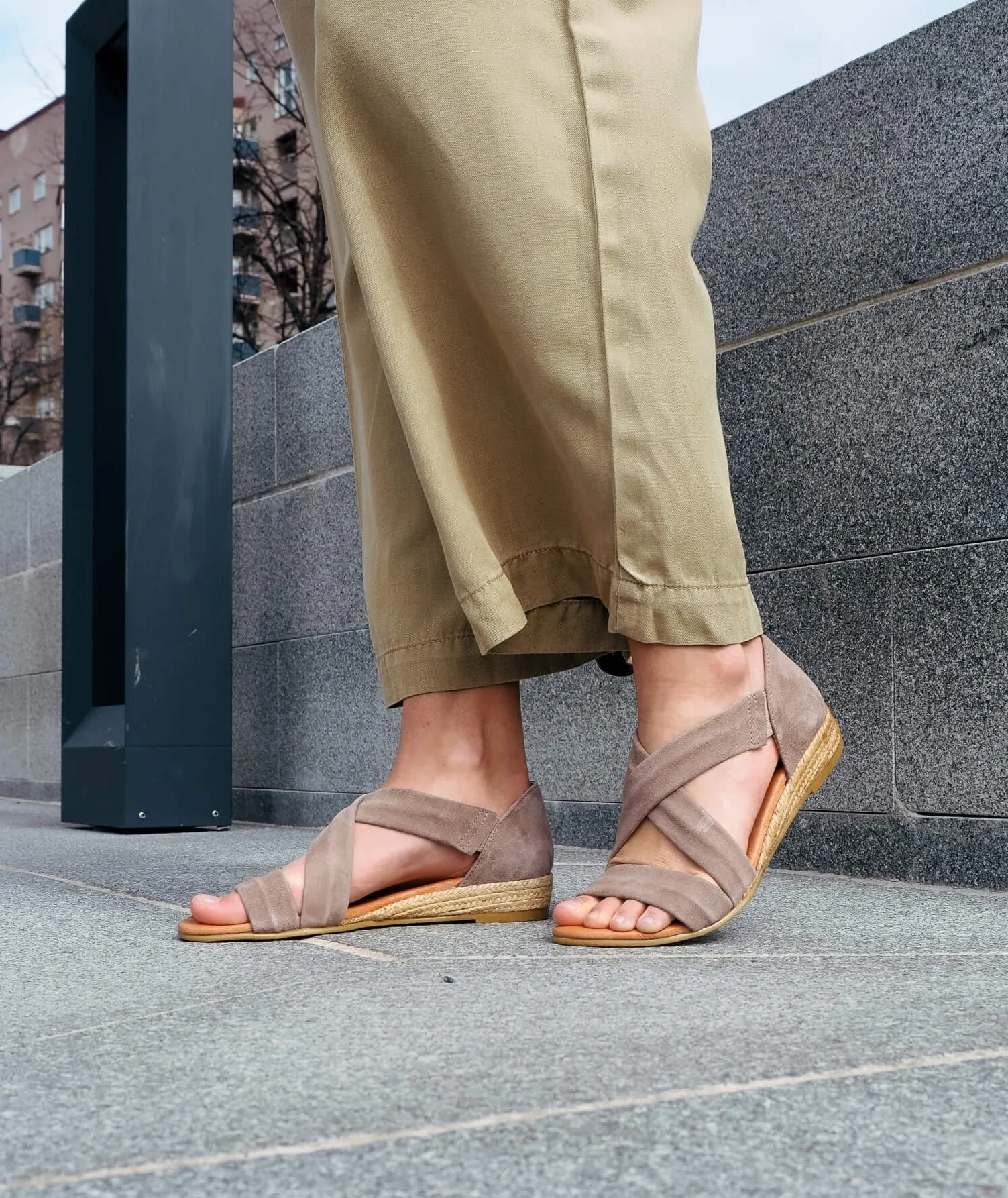 NAYARA SOFT SUEDE GREIGE MOKKASANDAALIT