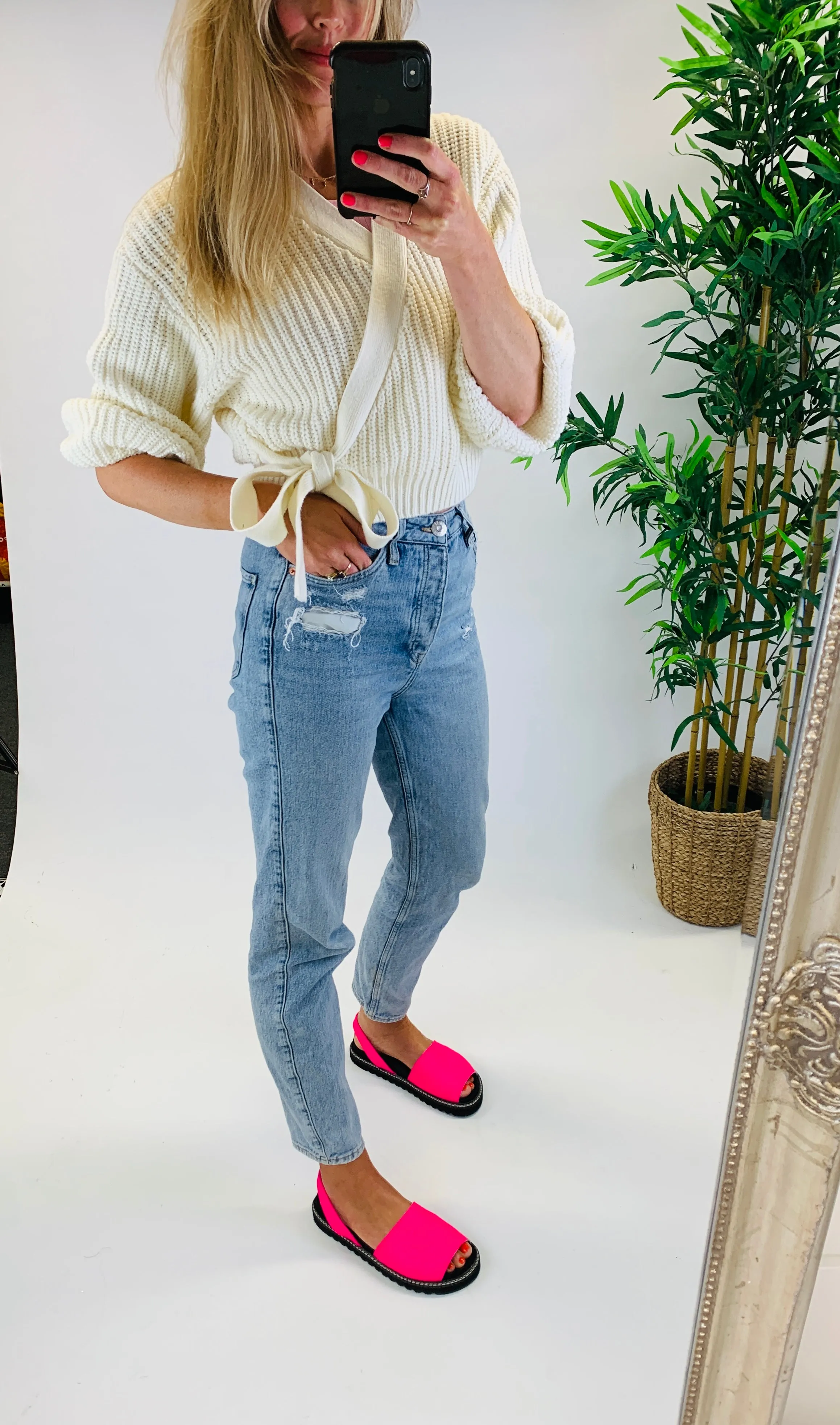 SAMPLE SALE Neon Pink Ergonomic Avarcas